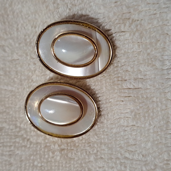 EARRINGS-Clip On - Picture 6 of 6